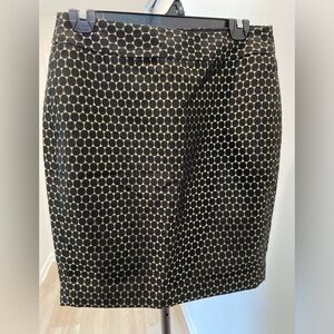 Ann Taylor size 4P lined skirt black and gold shimmer